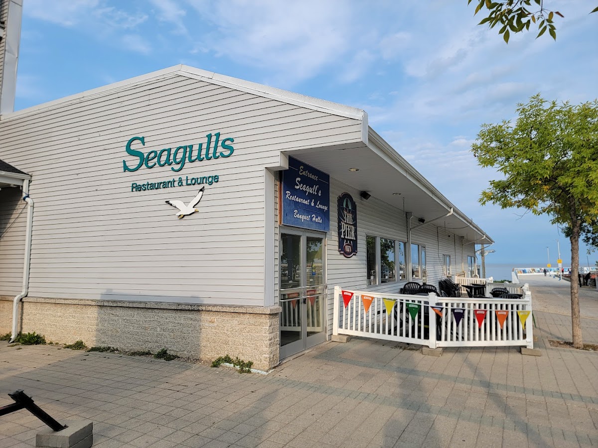 Seagulls Restaurant & Lounge